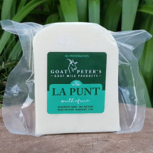 4 x Cheddar - style goat cheese